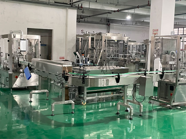 2022年新款自動醬料灌裝生產(chǎn)線上線了！(圖2)