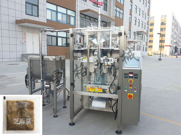 多功能醬料包裝機(jī)在醬料市場(chǎng)的應(yīng)用(圖1)