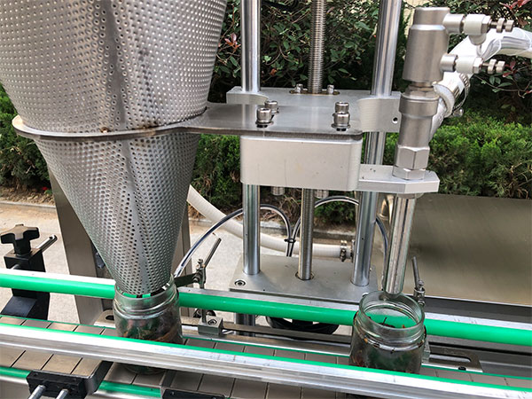 香椿醬料灌裝生產線那種灌裝方式的好(圖1) 香椿醬料灌裝生產線那種灌裝方式的好(圖1)