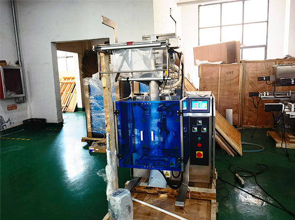 香辣鹵肉醬料包裝機(jī)好用嗎(圖2) 香辣鹵肉醬料包裝機(jī)好用嗎(圖2)