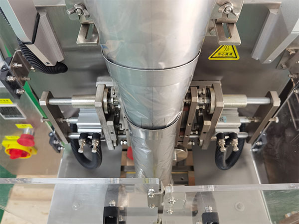 速食調(diào)料醬包裝機包裝精確性高(圖2) 速食調(diào)料醬包裝機包裝精確性高(圖2)
