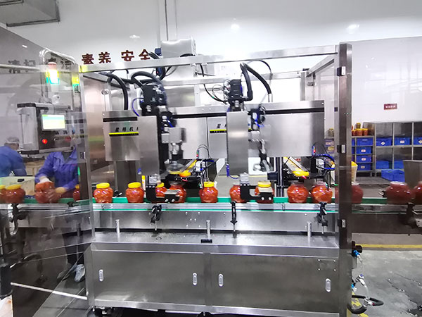 千萬(wàn)別買這款剁椒醬料灌裝流水線設(shè)備(圖2) 千萬(wàn)別買這款剁椒醬料灌裝流水線設(shè)備(圖2)