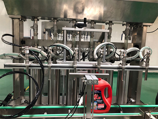 全自動辣椒醬灌裝機設備幫助企業省人工(圖2)