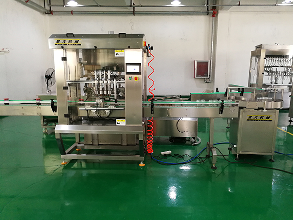 辣椒醬定量灌裝機自動化加快生產效率(圖1) 辣椒醬定量灌裝機自動化加快生產效率(圖1)